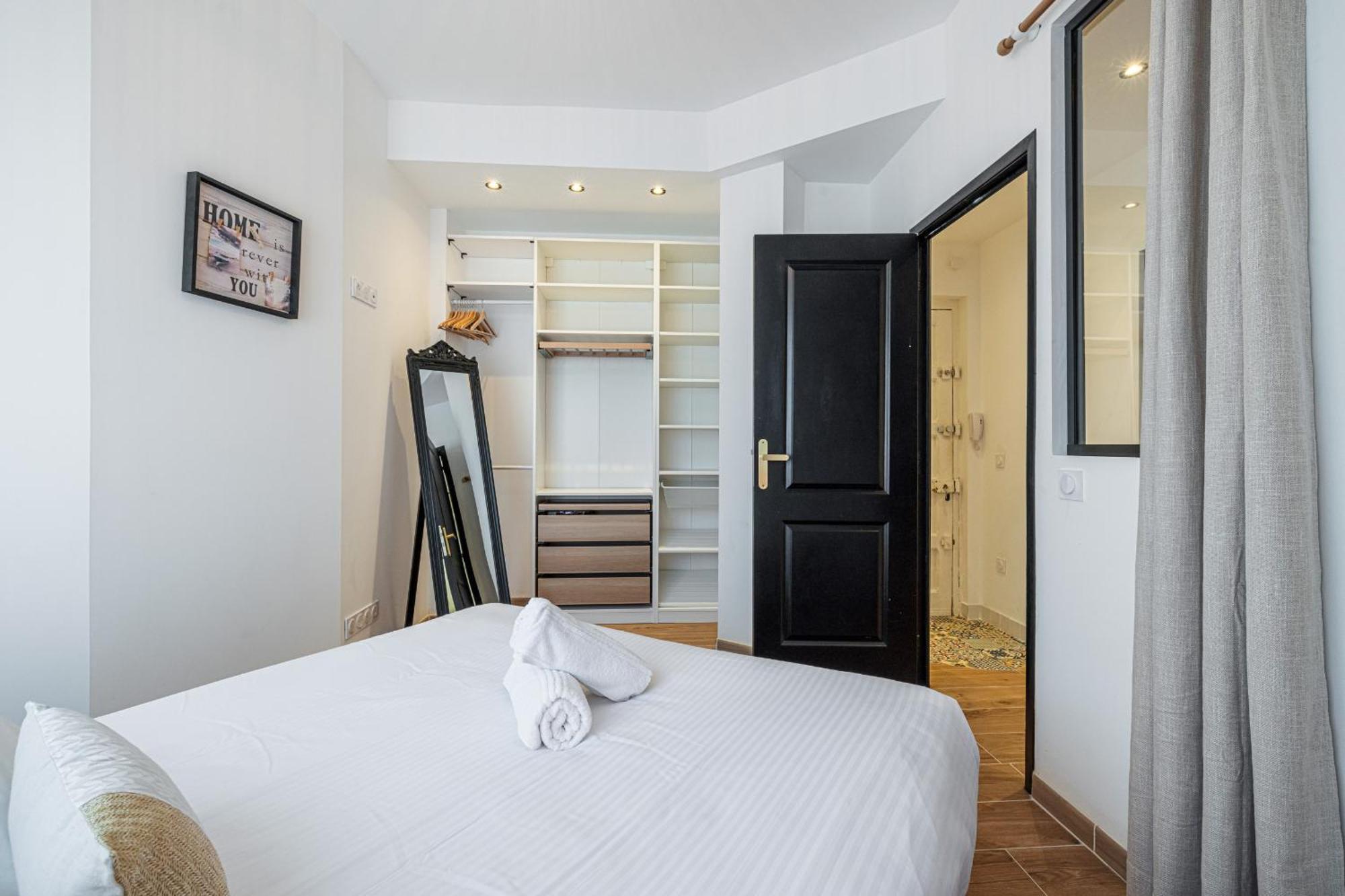 Large & Quiet 1 Bdr Downtown * Nizza