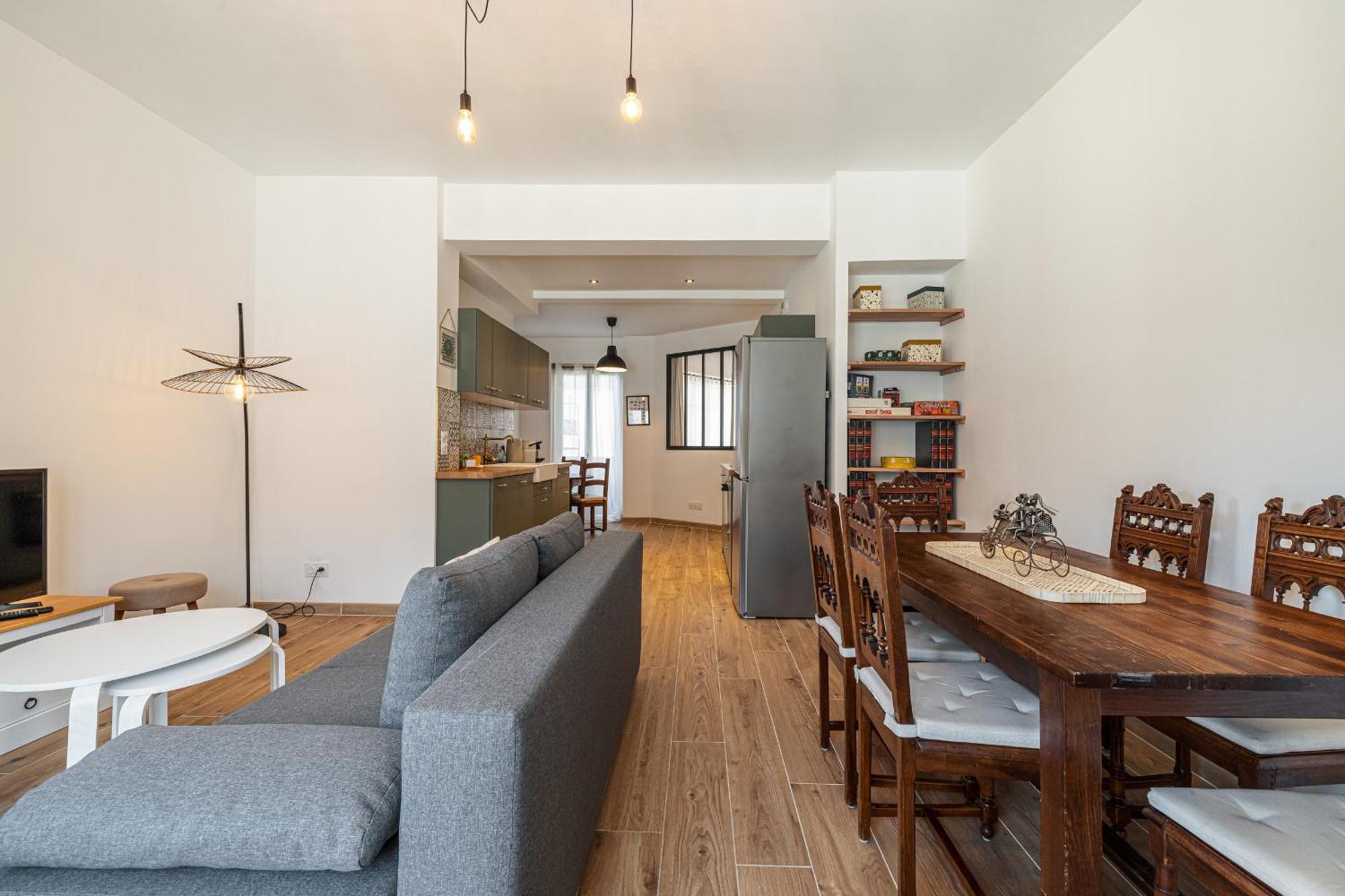 Large & Quiet 1 Bdr Downtown * Nizza